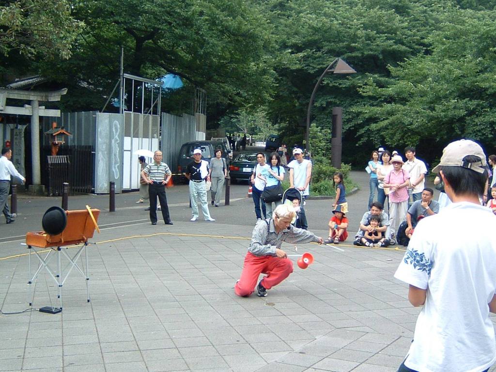 gal/Tokyo/Ueno/artiste de rue.jpg